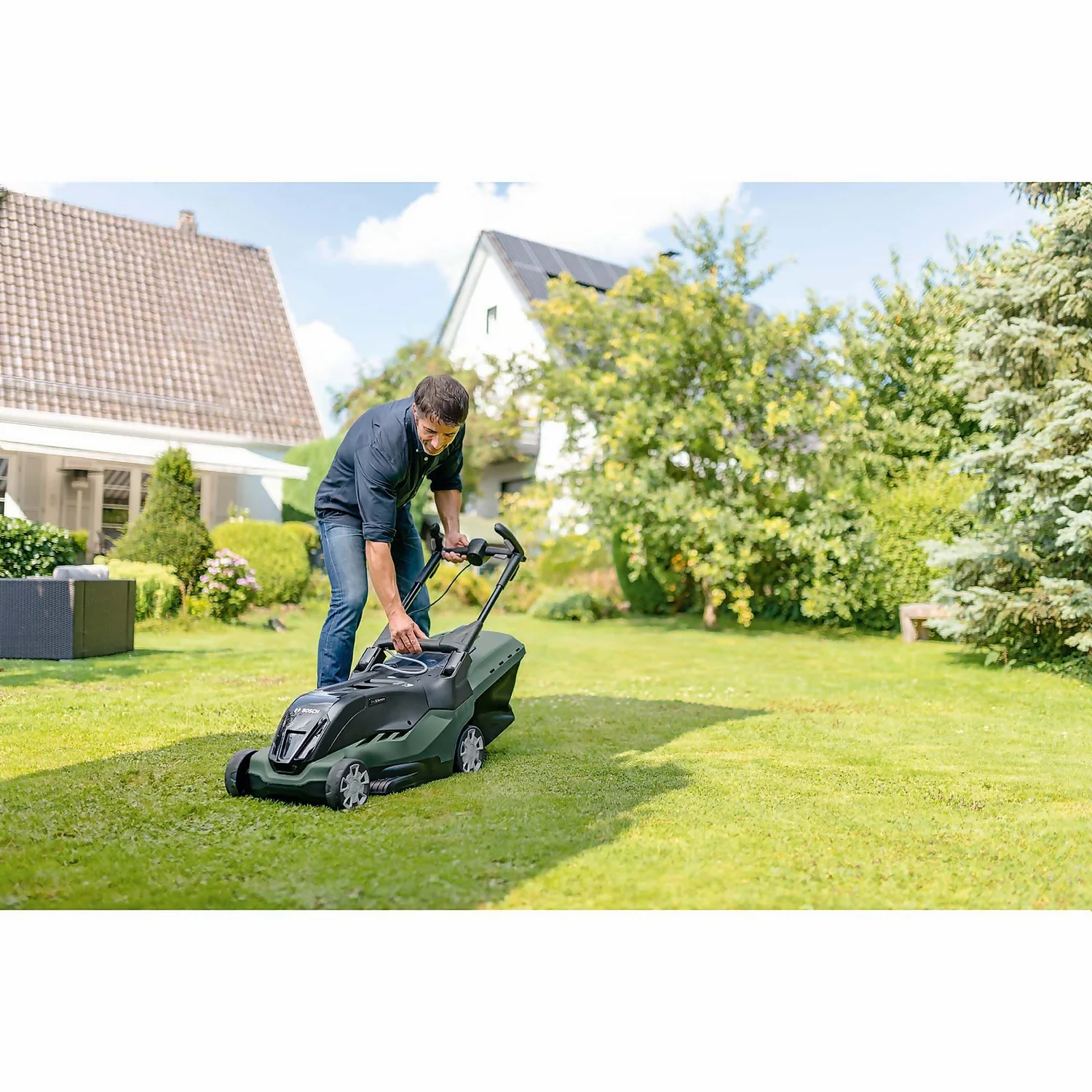 Bosch 36V AdvancedRotak 36-650 Lawn Mower - 36cm - Image 2