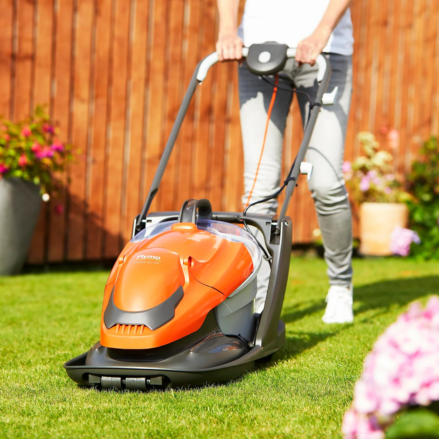 Flymo 330V EasiGlide Plus Electric Lawn Mower - 33cm - Image 4