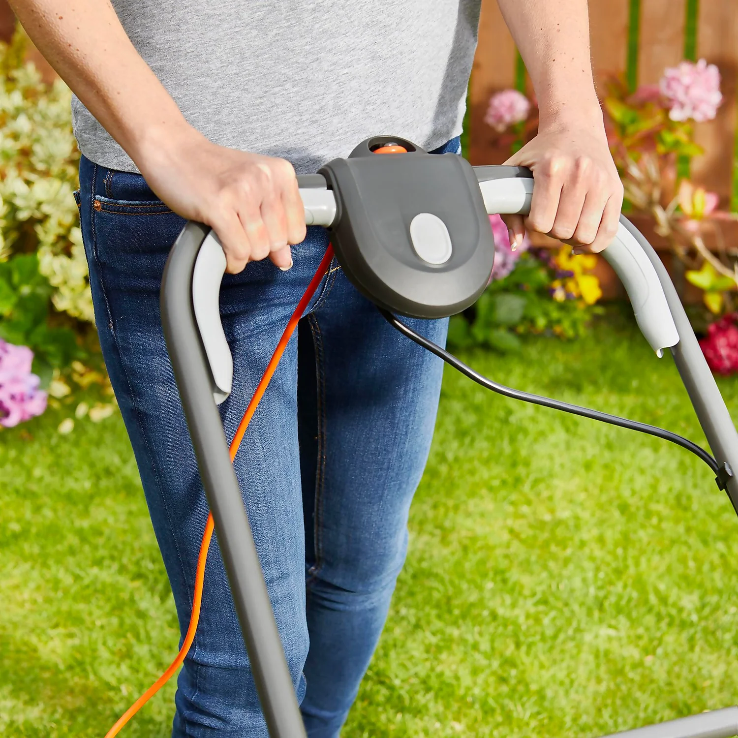 Flymo 330V EasiGlide Plus Electric Lawn Mower - 33cm - Image 7