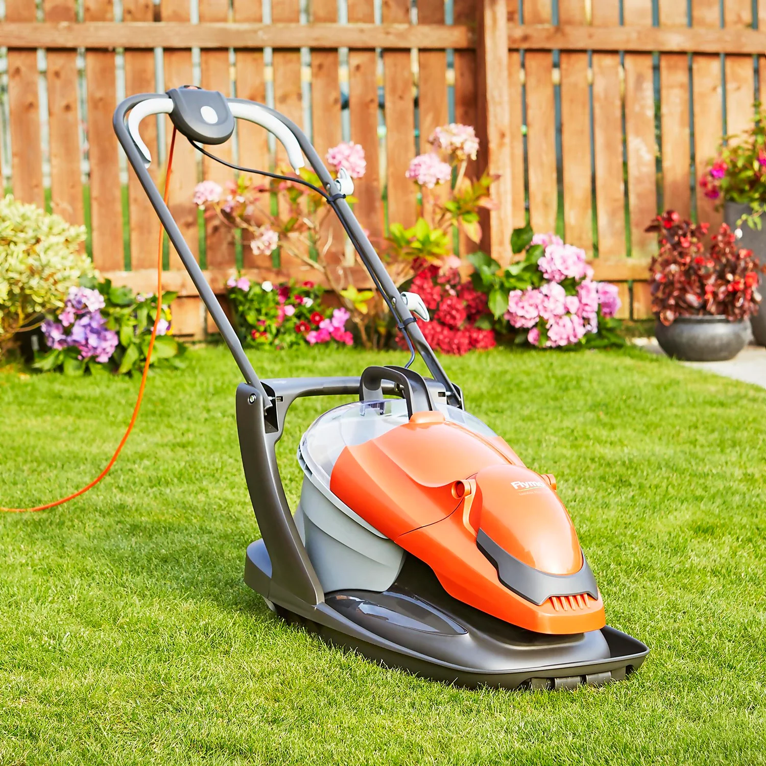 Flymo 330V EasiGlide Plus Electric Lawn Mower - 33cm - Image 2