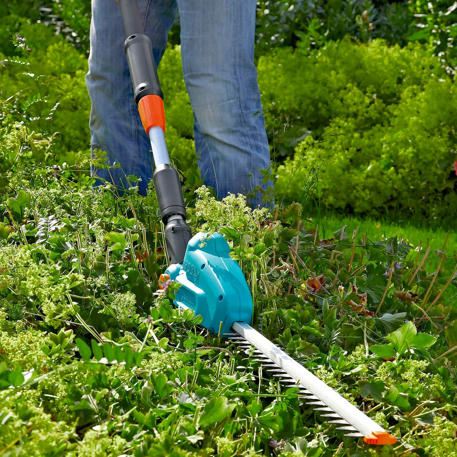 GARDENA Telescopic Cordless 18V Hedge Trimmer - Image 6