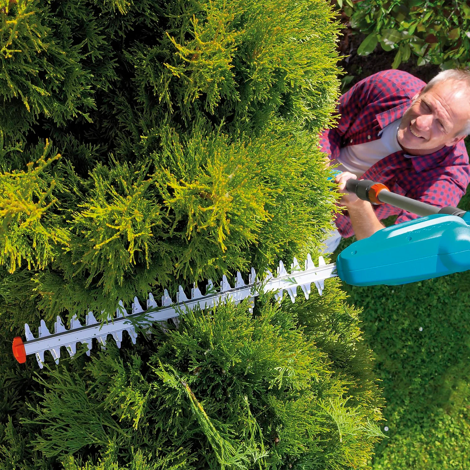 GARDENA Telescopic Cordless 18V Hedge Trimmer - Image 5